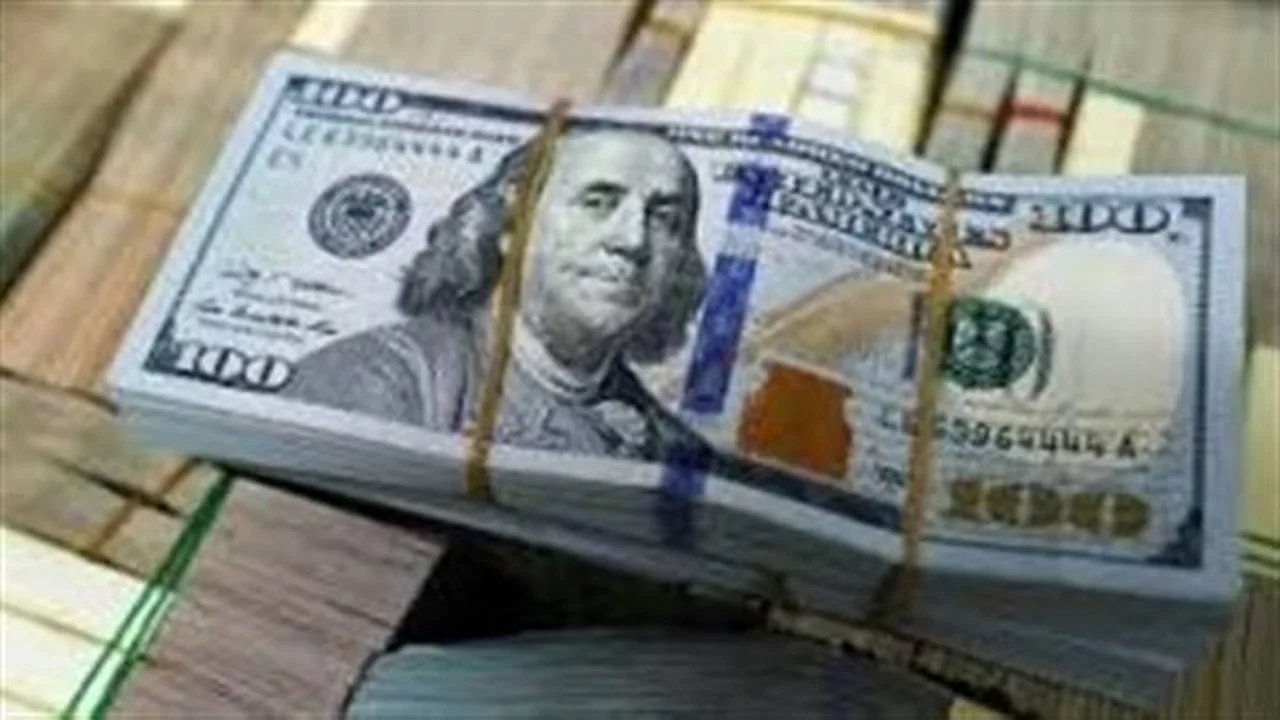 تغيرات سعر الدولار مقابل الجنيه المصري في تعاملات الجمعة بعد موجة الارتفاع